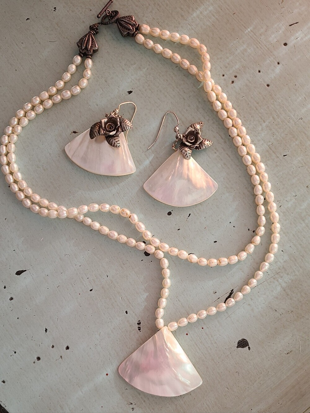 Rose Accent Mother-of-Pearl Fan Pendant Necklace & Earrings - Cream Pearls